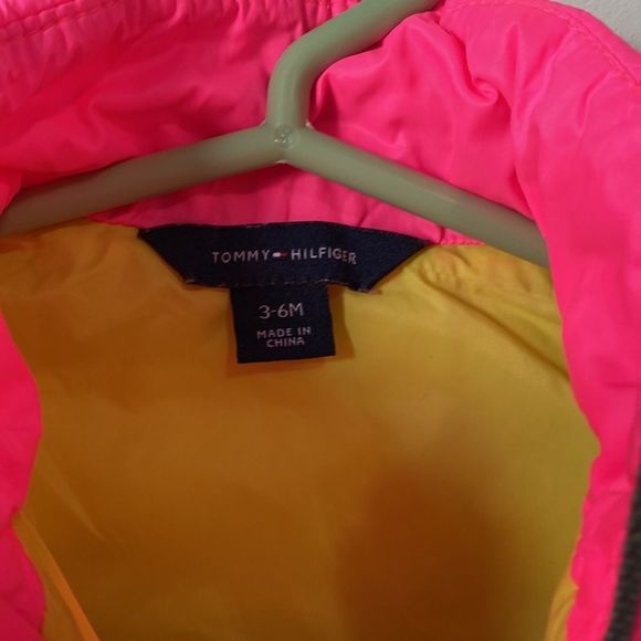 Tommy Hilfiger Packable Puffer vest Sz 3-6 months - Picture 3 of 9
